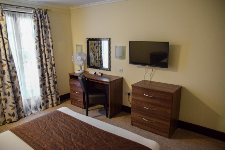 Bedroom 3, Europa Gatwick Hotel, West Sussex