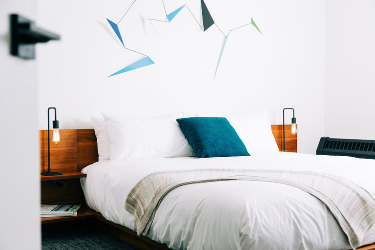 Bedroom 3, Hotel Leo, Whatcom