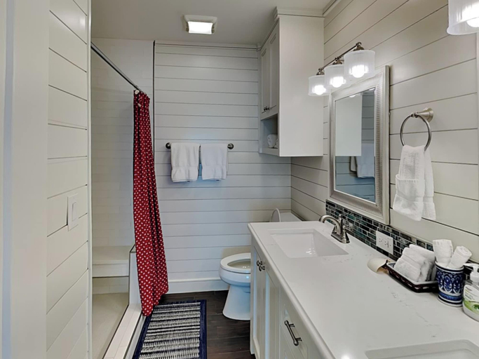Bathroom 4, Best Little Orr House by Miss Kitty’s, Aransas