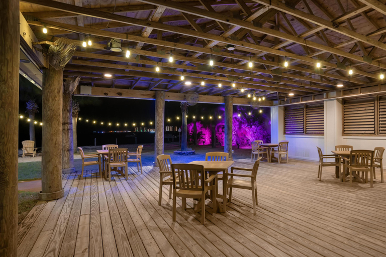 Food & Drinks 5, Best Western Navarre Waterfront, Santa Rosa