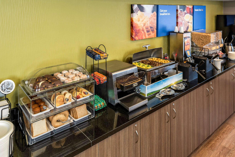 Food & Drinks 4, Comfort Inn Kenora, Kenora