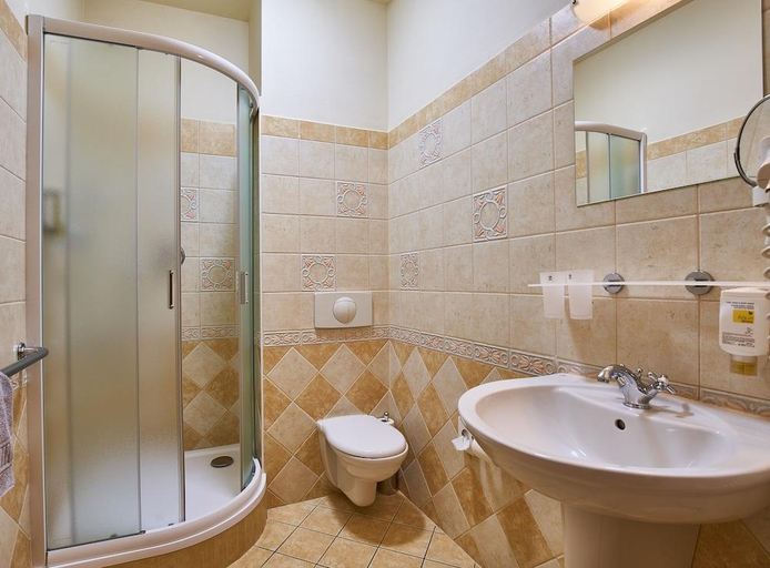 Bathroom 2, Hotel U Simla, Karlovy Vary