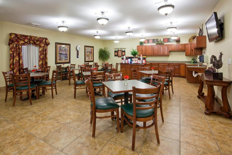 Food & Drinks 4, GrandStay Hotel & Suites Downtown Sheboygan, Sheboygan