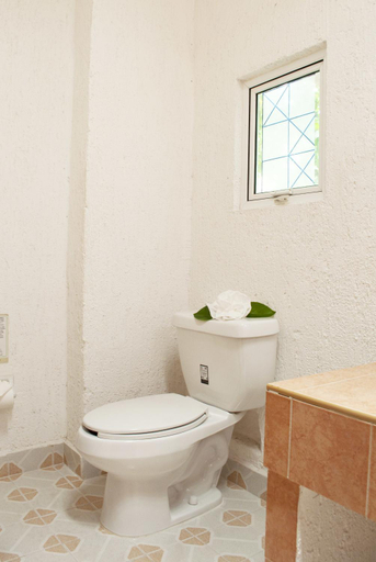 Bathroom 3, Eco-Hotel El Rey del Caribe, Isla Mujeres