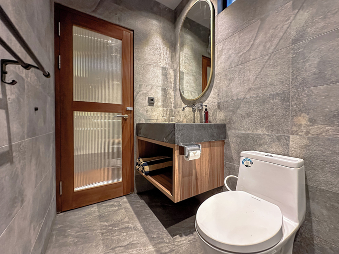bathroom 6