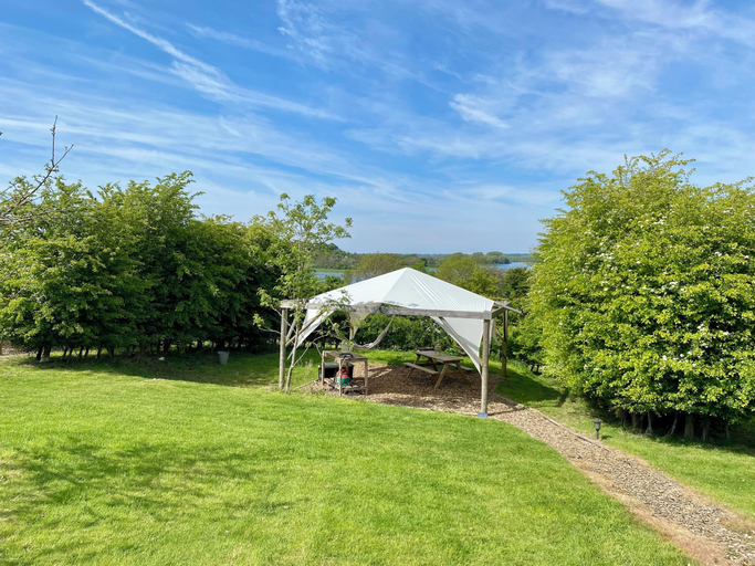 Others 3, Stargazer Tent 1, Rutland