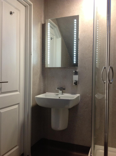 Bathroom 4, Prince Regent Hotel Excel London, London