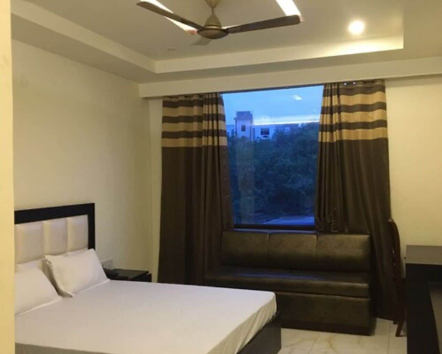 Bedroom, Sandalwood, Meerut