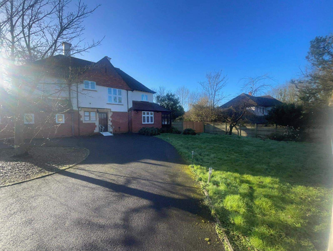 Exterior, 6 Bed-sleeps 8 Gym-hottub-garden-parking, Bristol