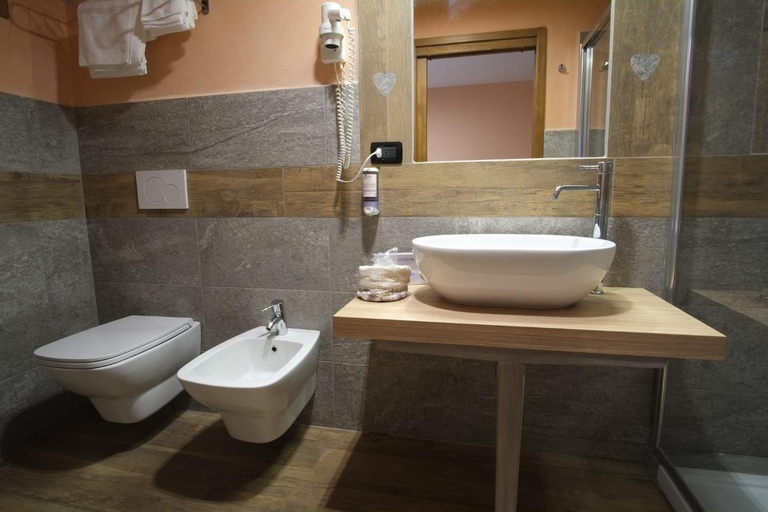 Bathroom, Hotel Granta Parey, Aosta