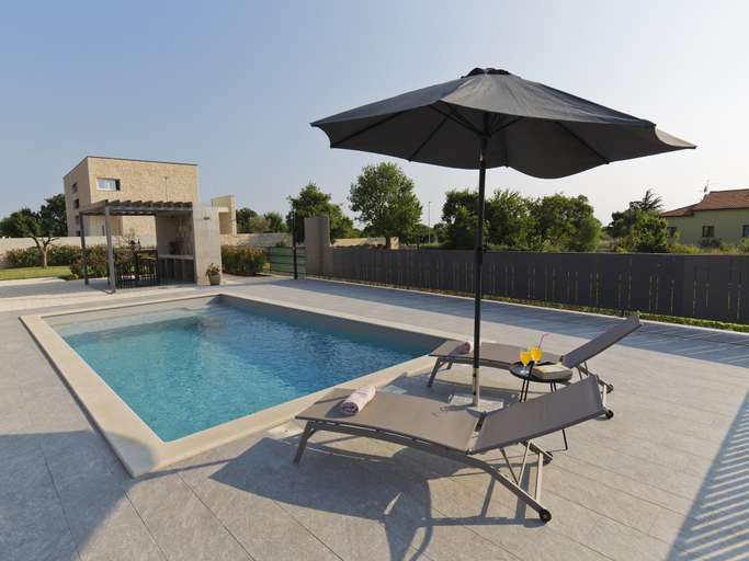 Sport & Beauty 2, Villa in Kanfanar with Private Pool, Kanfanar