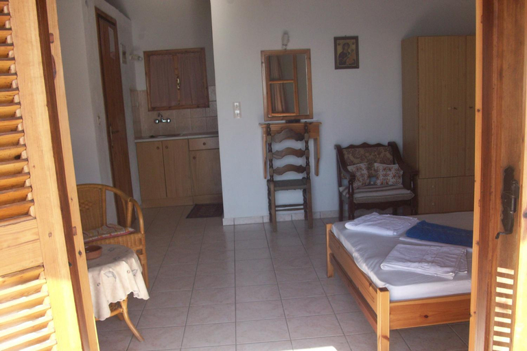 Bedroom 2, Azalea View Skiathos Studios, Thessaly