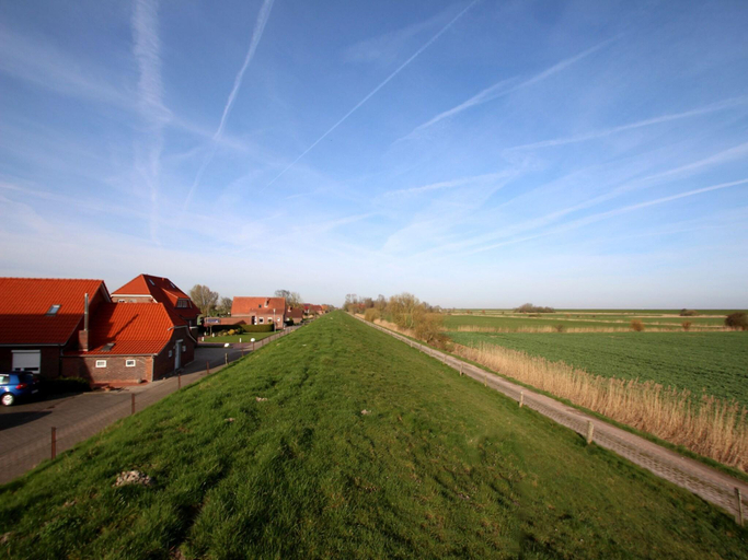 5, Apartment in NeBmersiel mit Terrasse, Aurich
