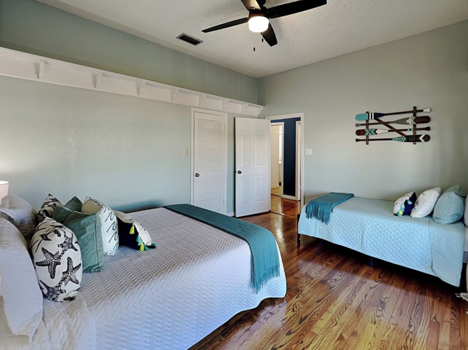 Bedroom 3, Pirate's Paradise by Miss Kitty’s, Aransas