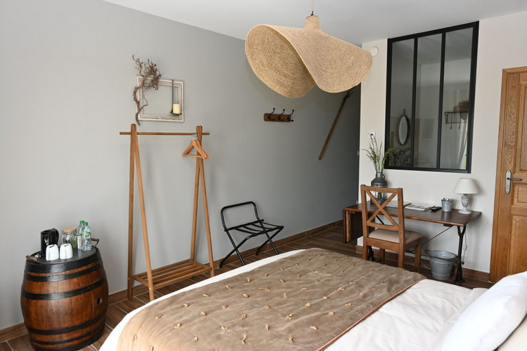 Bedroom 3, Aux 3 Forets, Allier