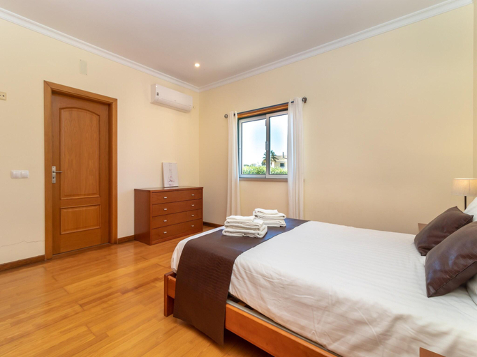 Bedroom 2, Luxury villa in Albufeira with heated private pool, Albufeira