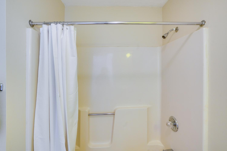 Bathroom, Cozy Catskill Condo - 2 Mi to Windham Mountain Ski, Greene