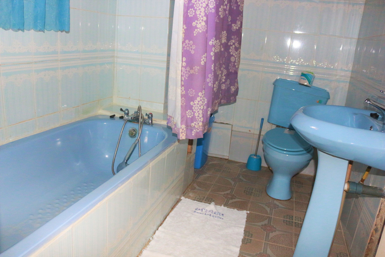 Bathroom 3, Ann's Haven Hotel & Suites, Uyo
