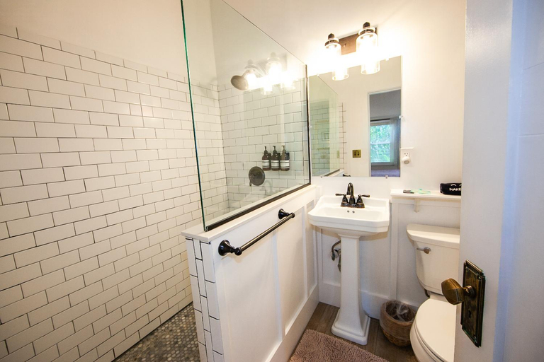 Bathroom 3, Herlong Mansion Bed & Breakfast, Alachua