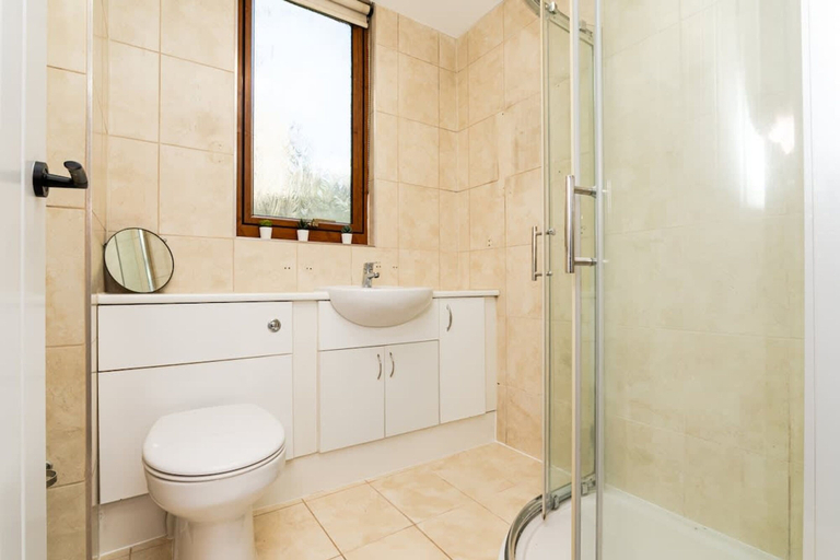 Room 5, 2 Bedroom Flat - Free Parking, Aberdeenshire