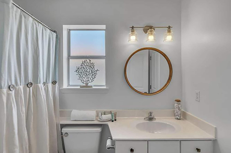 Bathroom 4, Jack Chasin' Birdies, Okaloosa