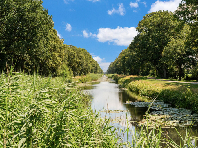 Others 5, Chalet in Reutum by Almelo Nordhorn Canal, Tubbergen