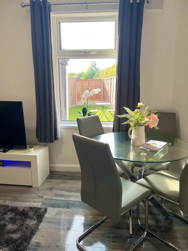 Interior 2, Birmingham Blissful Retreat - 4 Bedroom, Birmingham