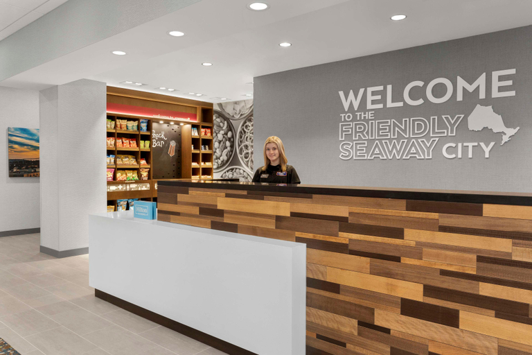 Public Area, Hampton Inn By Hilton Cornwall, Stormont, Dundas and Glengarry