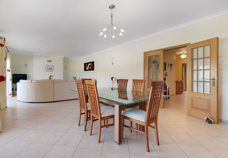Room 3, Harmony House, Lagoa