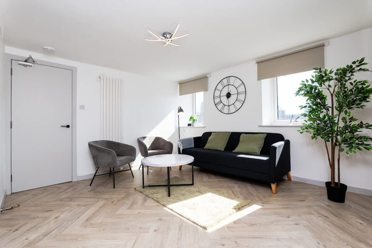 Room 2, 5 Bedroom Apartment - Galashiels, Scottish Borders