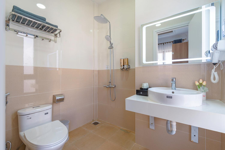 Bathroom 19