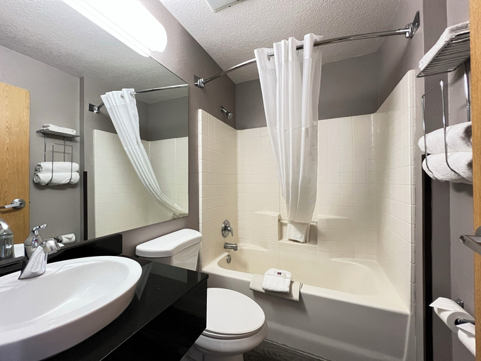 Bathroom 3, Motel 6 Meridian, ID - Boise W, Ada