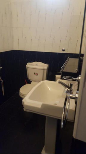 Bathroom 3, Lagoon Villa, Hikkaduwa