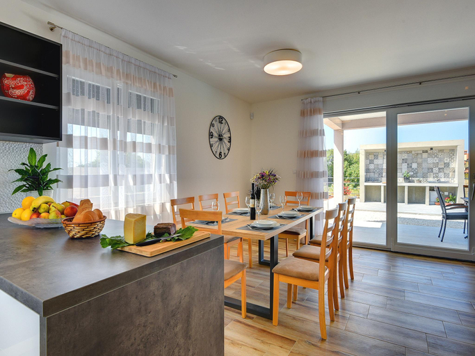 Food & Drinks 5, Villa in Kanfanar with Private Pool, Kanfanar