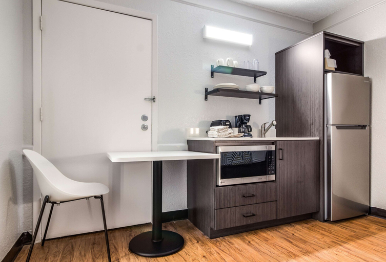 Dining Room 26