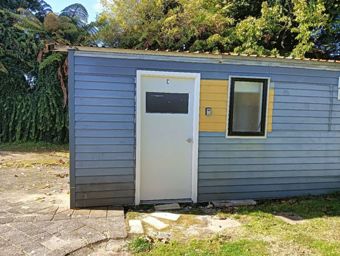 Exterior & Views 3, 2 double and 1 sofa beds chalet 7C, Rotorua