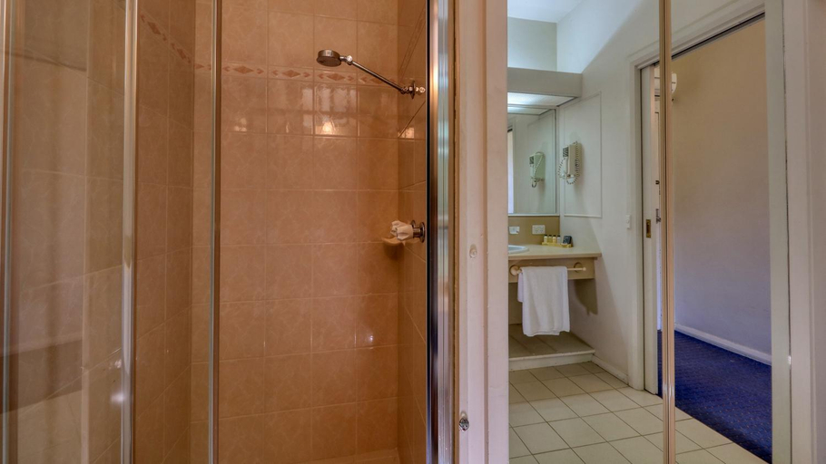 Bathroom 5, Swan Hill Resort, Swan Hill - Central