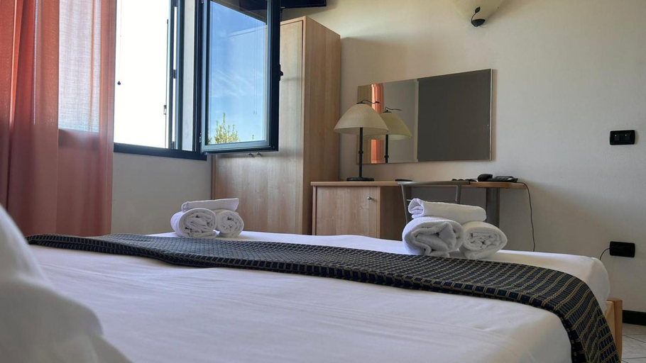 Bedroom 3, GRAN DELTA River & Nature Hotel, Rovigo