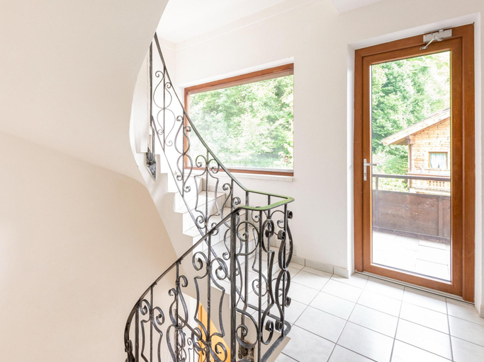 Others 3, Attractive apartment with terrace, Kufstein