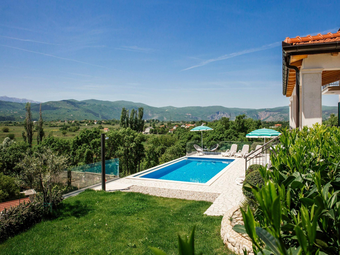 Others 5, Villa in Croatia with Panoramic View, Proložac
