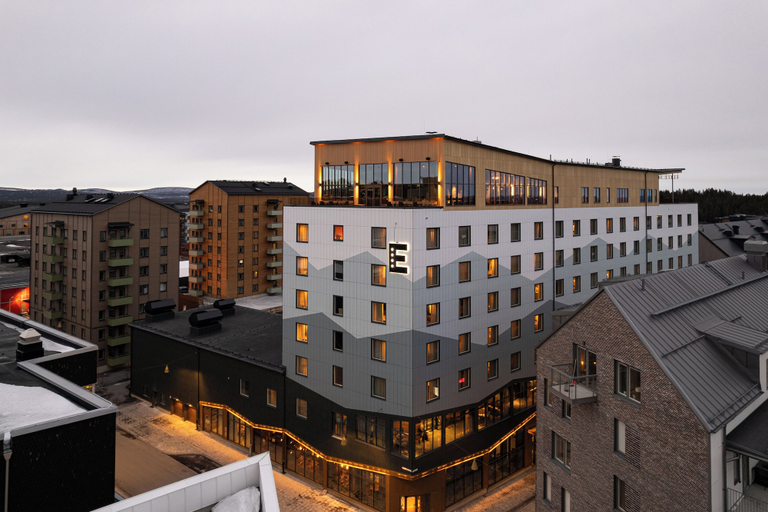 Exterior & Views