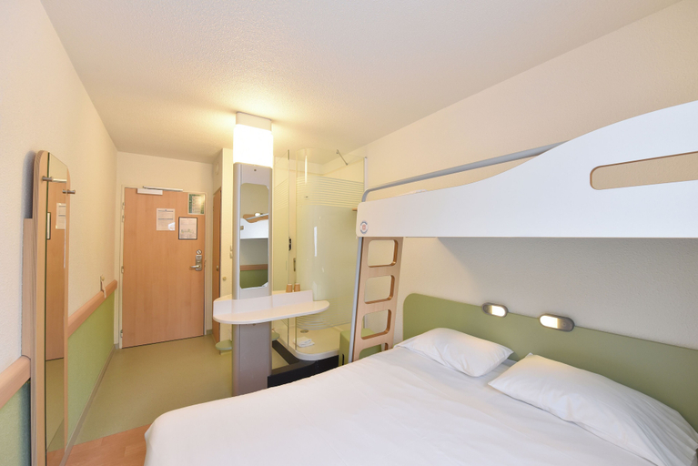 Bedroom 4, Ibis Budget Noyon, Oise