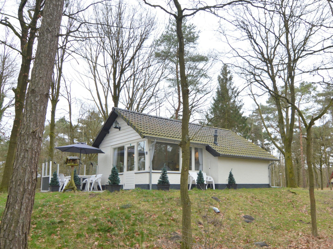 Others 3, Holiday Home in Stramproy near Nature Reserves, Weert