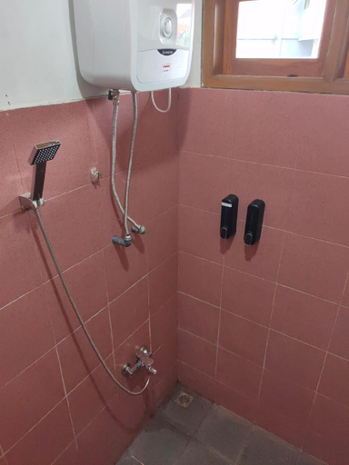 Bathroom, Rumah Kayu Syariah, Kuningan