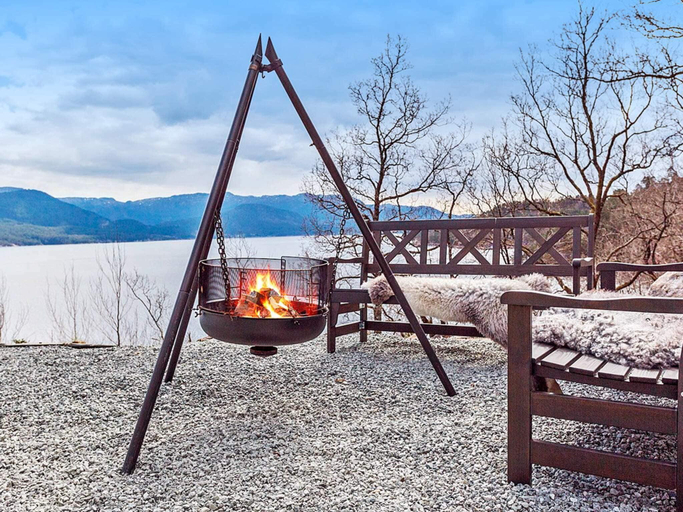 Others 5, Serene Waterfront Retreat-By Traum, Sveio