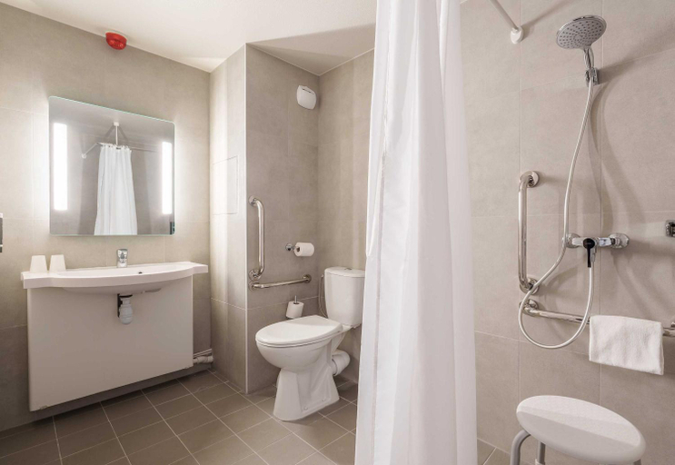 Bathroom 4, B&B HOTEL Troyes Centre, Aube