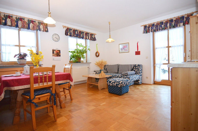 Living room 4, Spacious Apartment With Sauna in Schonsee, Schwandorf