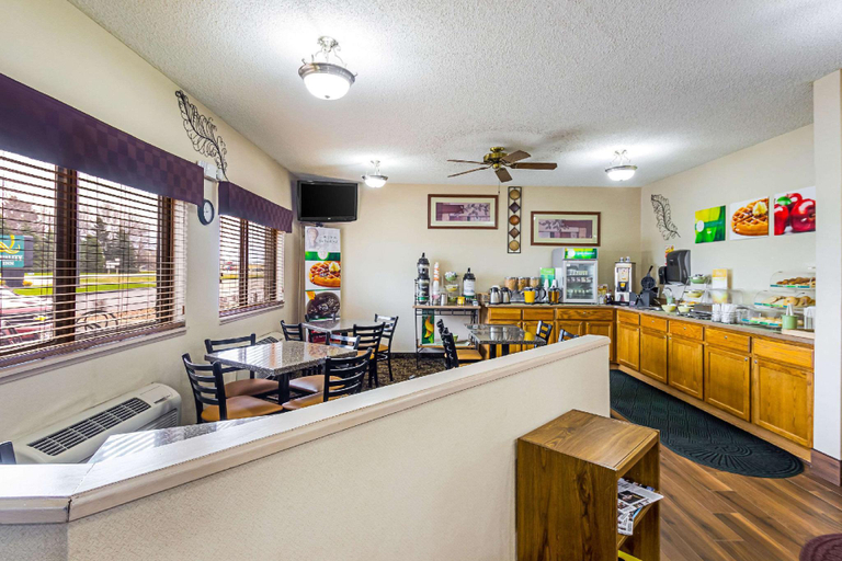 Food & Drinks 4, Quality Inn Sheboygan North I-43, Sheboygan