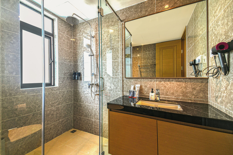Bathroom 5, R&F Princess Cove by FUJU & 5mins to ClQ, Johor Bahru
