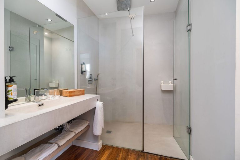 Bathroom 3, Hotel Aristoy-by Grupo Tribu, Cádiz